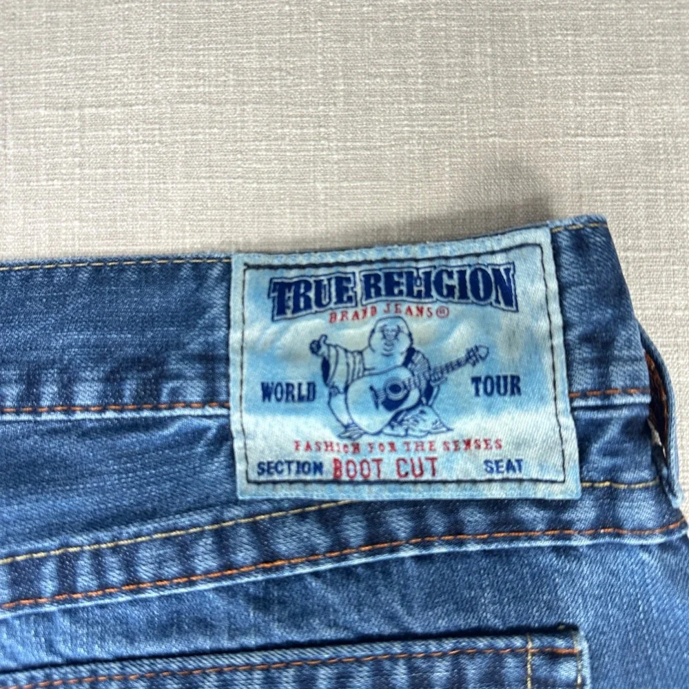 True Religion Bobby Jeans Mens 42 Blue Bootcut Made in USA Medium Wash Denim